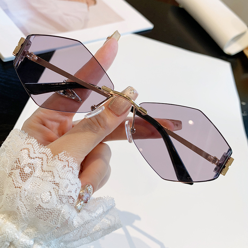 New cross-border fashion polygonal frameless trimmed sunglasses, European and American metal decorative sunshade sunglasses 90253 Specification image