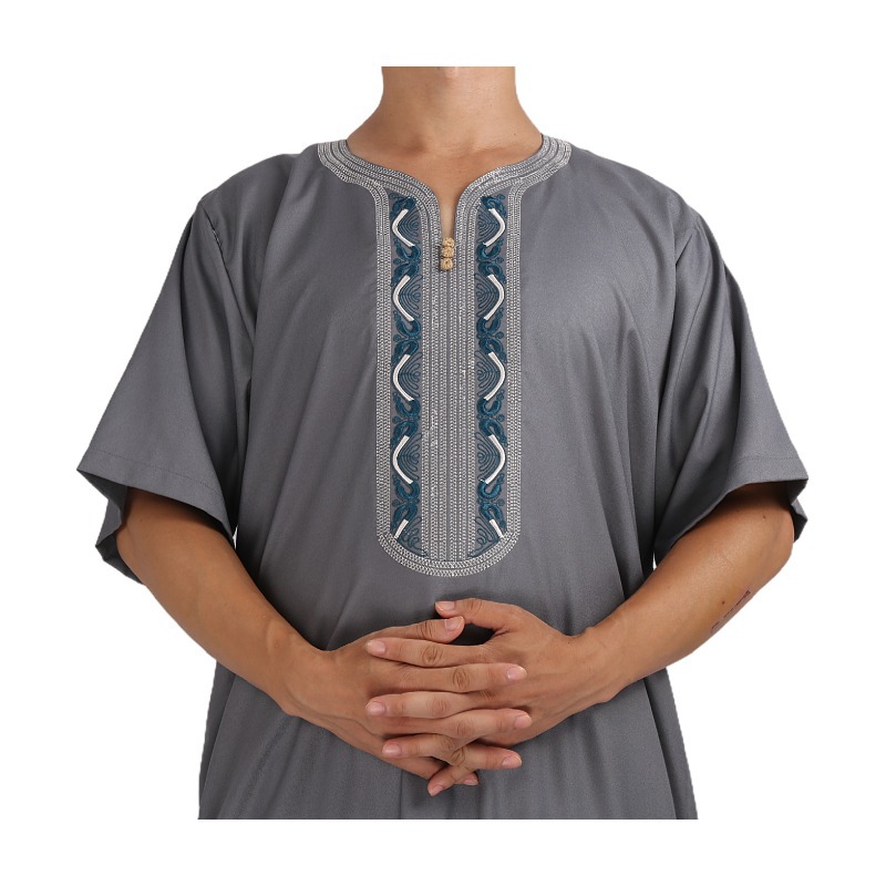 New Middle East cotton and linen Arabian men's robes embroidered spot Arabian factory short sleeve clothing full figure