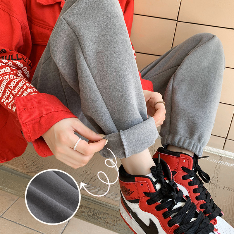 Windproof pants with tight cuffs and a closed hem for autumn and winter. Velvet high-waisted, thickened and loose, versatile, casual and sporty sweatpants for women Application Scenario
