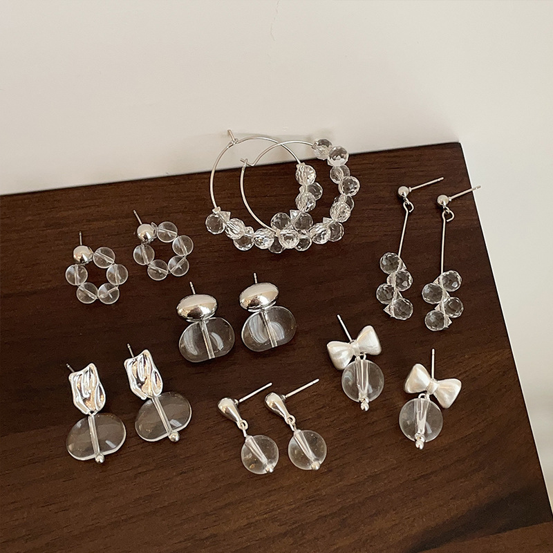 夏季简约高级感透明圆珠串珠耳钉女小众显白气质优雅百搭耳环耳饰