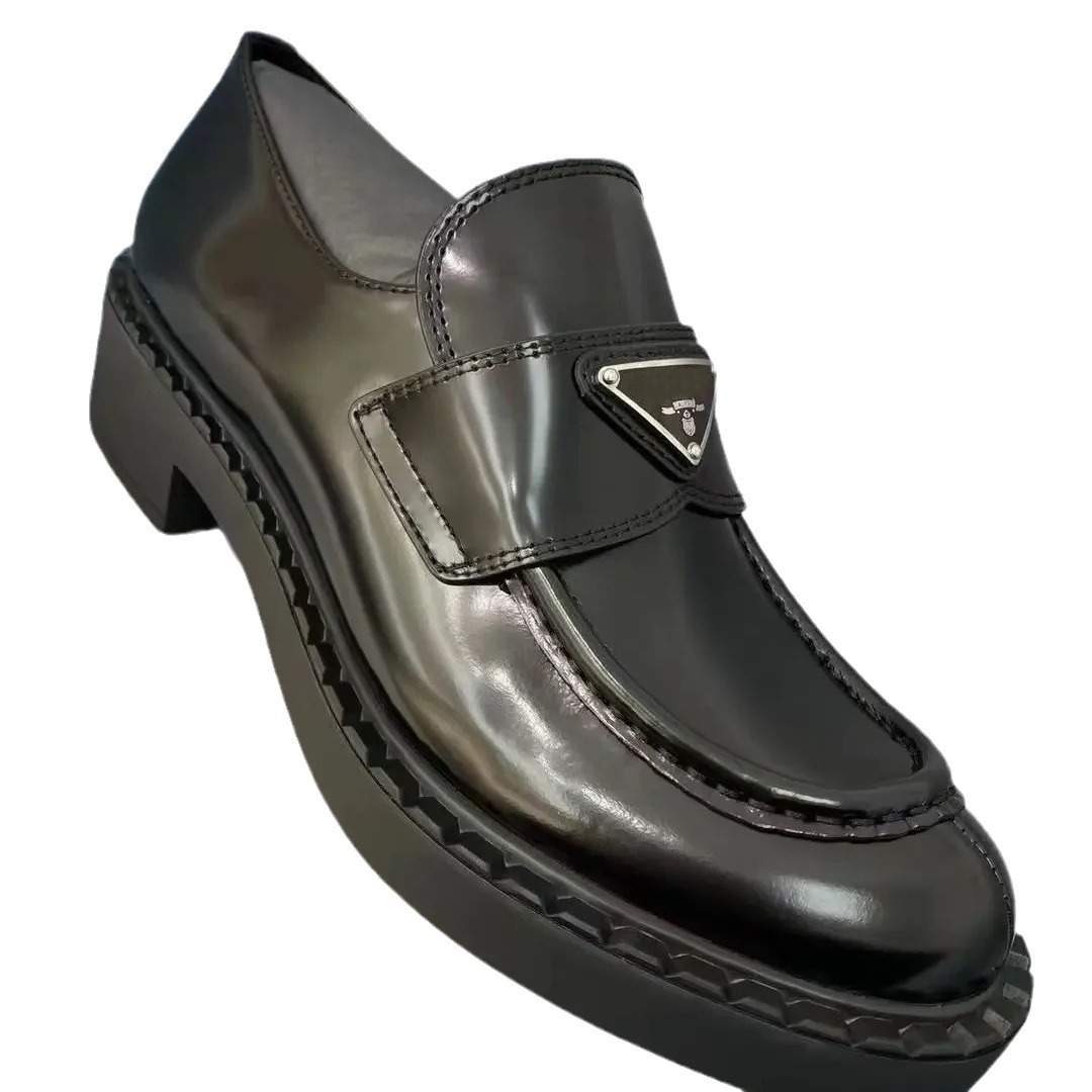 The top version of P's triangular logo loafers for women's spring and summer is a new British college style, featuring a thick genuine leather soled pocket shoe Item Picture