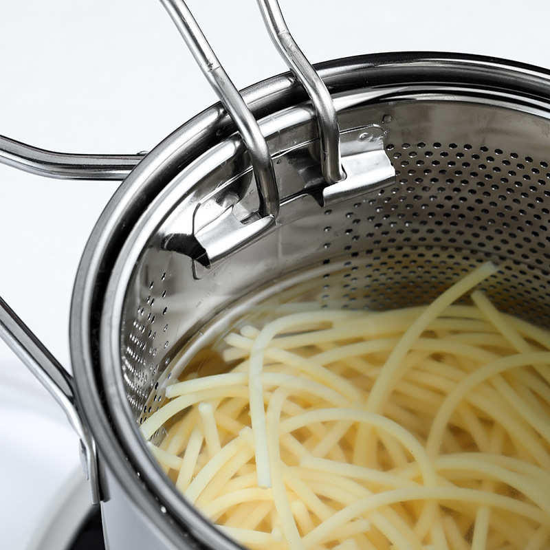 Household small deep fryer, small oil fryer, fuel-saving mini oil pan, skewer frying pan, deep fryer, deep fryer pot, small deep fryer Application Scenario