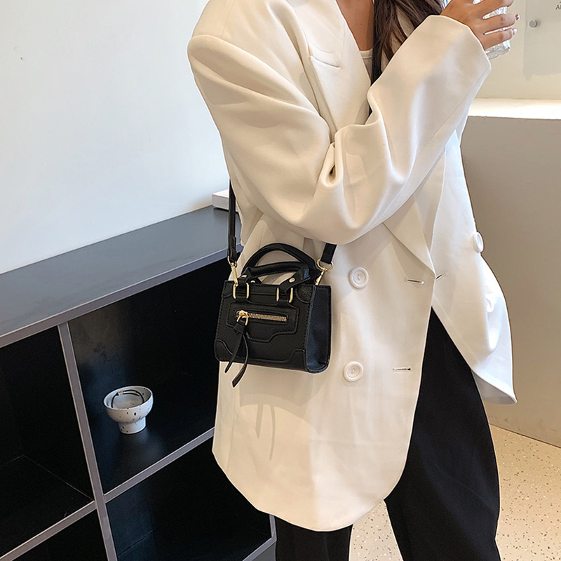Children's Bag 2022 Autumn/Winter New Korean Mini Motorcycle Bag Western Style Girl's Handbag Ladies Crossbody Red Packet Application Scenario