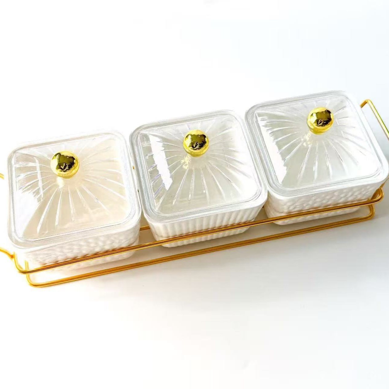 Light luxury fruit plate, snack plate, compartments and platters, home living room, bar, KTV, nuts, dried fruits, candies and snacks plating full figure