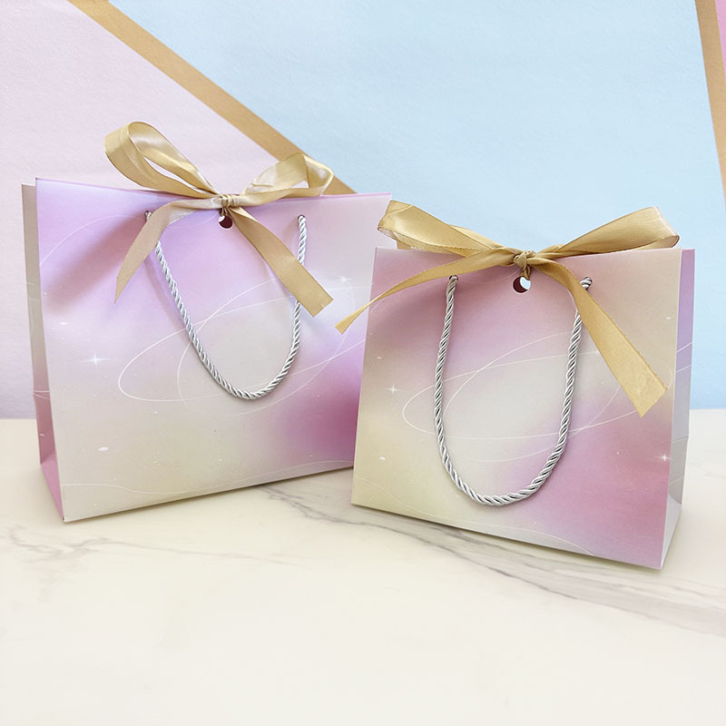 Ins-style gift bags, hand-held bags, paper bags, souvenirs, wedding gift bags, birthday gift bags, packaging bags Specification image