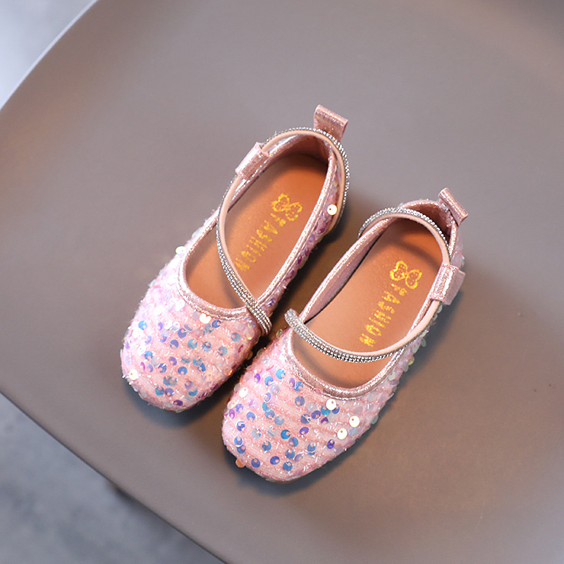 New Spring and Autumn student sequined round-toe flat little girl leather shoes, red dancing shoes, grandma shoes details Picture