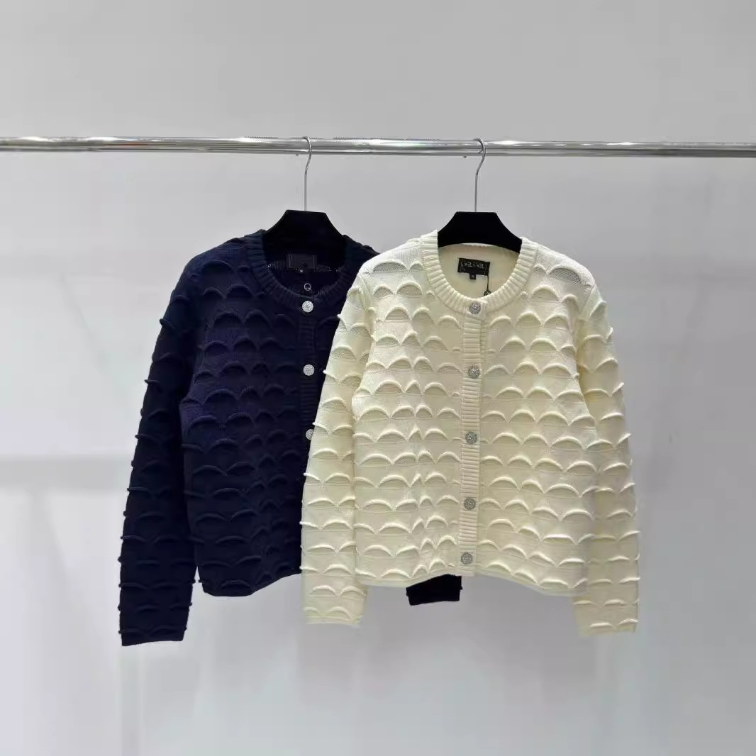 High-end Chanel 24 early autumn new round-neck single-breasted fish-scale knitted cardigan for women, gentle and fashionable