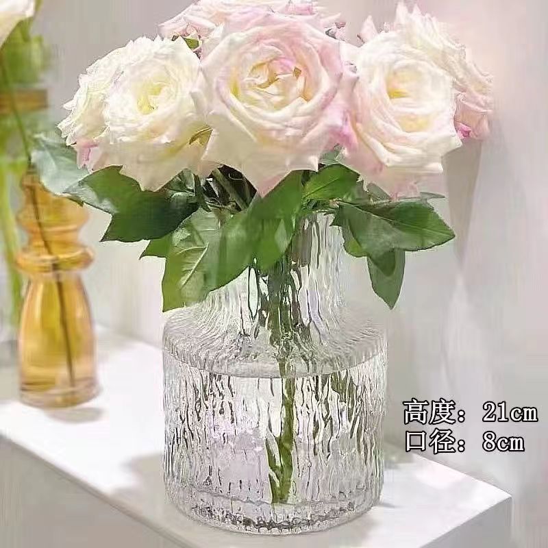 وأزهار الجملة من زهرية من الطراز القديم مزوّد بأزهرية من الطراز القديم مزوّد بأزهارات زجاجية من الطراز الاسكندنافي الشمال الأوروبي