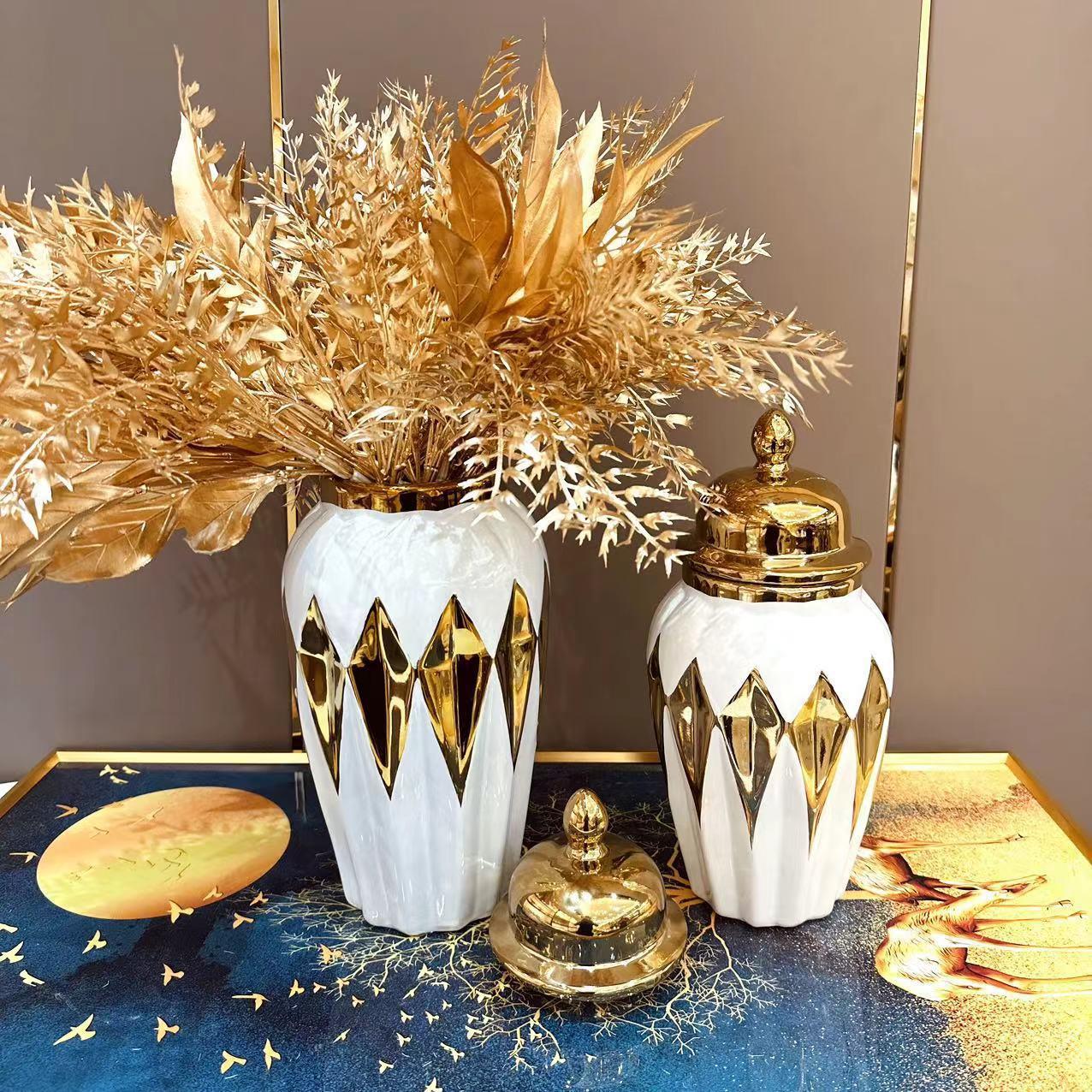 Storage tank European flower insert ceramic light luxury electroplating General vase vase handicrafts decoration vestibular soft decoration Golden Castle vase details Picture