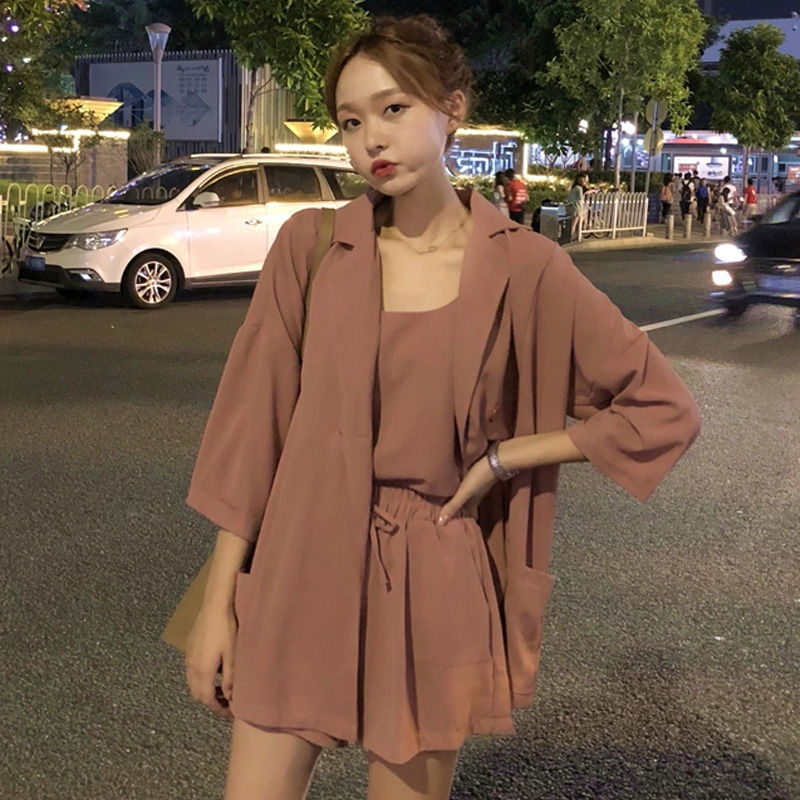 西服套装三件套女韩版宽松2022新款季小吊带短裤套装西装外套女装