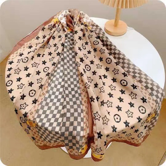 "Live-streaming benefits for Internet celebrities: Cotton and linen scarves, big brand shawls, old floral checkerboard pattern 2023 new autumn and winter collection, manufacturer. details Picture