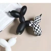 Blackboard grid balloon dog figurine, living room TV cabinet office desk figurine, indoor resin handicraft animal figurine details Picture