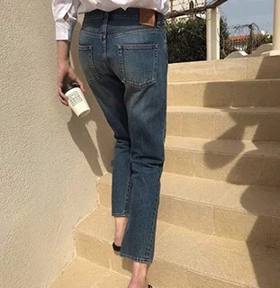 21 high-quality, casual and commuter Nordic TOT minimalist slimming asymmetrical button-seam denim women's pants Application Scenario
