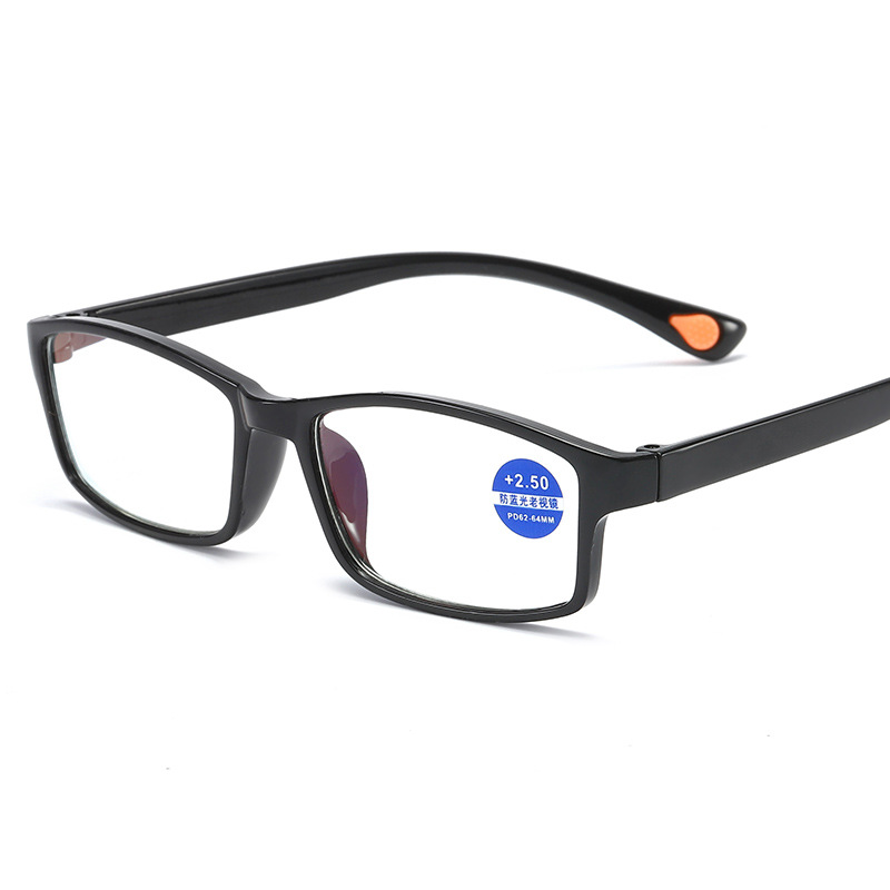 Anti-blue light reading glasses for men and women: TR90 ultra-light, fashionable, unbreakable, elegant and eye-protecting for middle-aged and elderly people Application Scenario