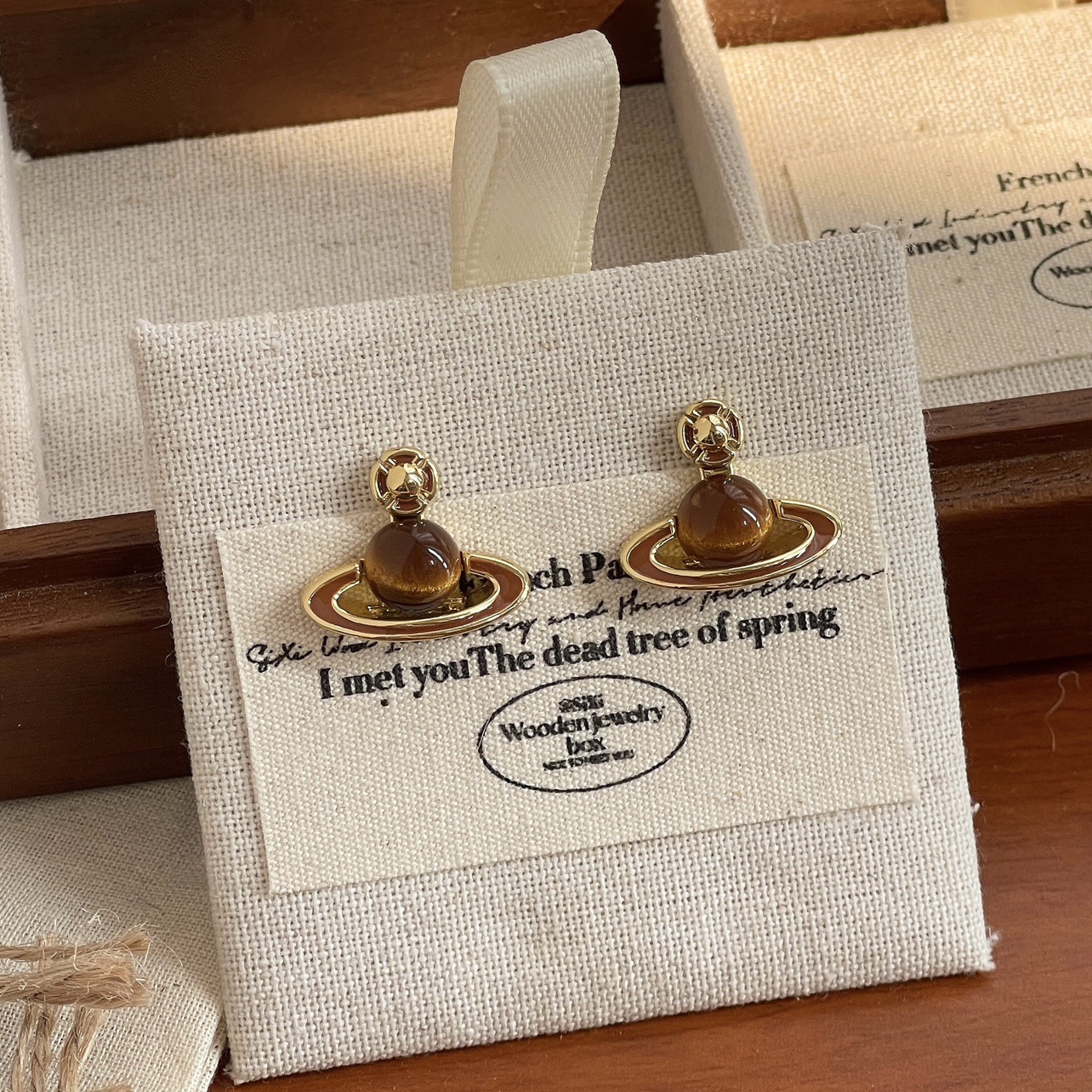 秋冬新款土星虎眼石耳钉女美拉德百搭气质显白轻奢风爆款精致耳环详情7