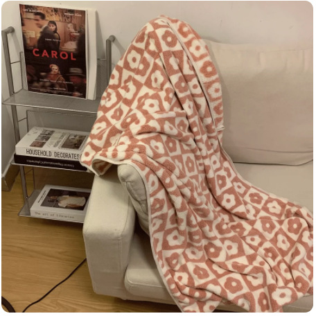 Sweet Sweet Coral Velvet Flower Bath Towel Cute Girl Heart Towel Student Dormitory Adult Home Water Absorption Than Pure Cotton Application Scenario