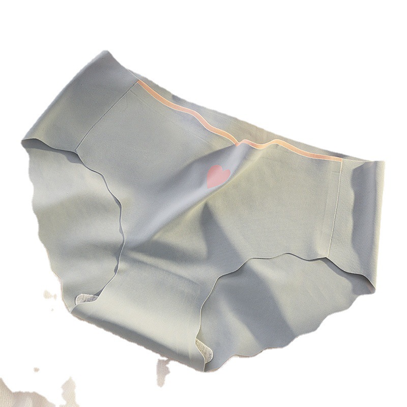 Japanese-style girl ice silk heart-shaped underwear for women, thin mid-waist, large size, breathable, pure cotton crotch, seamless and sexy underwear for ladies Item Picture