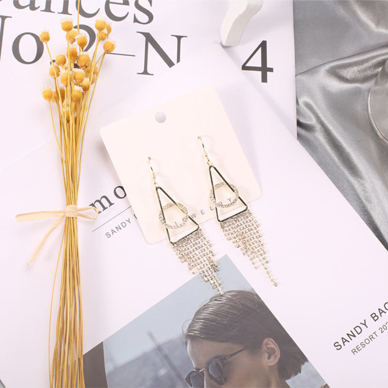 Creative Design 2021 European and American Cross-border Earrings, rhindiamond copper accessories, Welded, fashionable, elegant and simple earrings for women Specification image