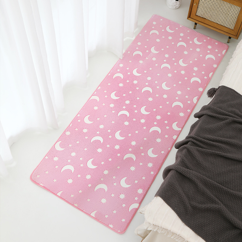 The manufacturer supplies wholesale modern bedroom bedside blankets, simple room floor MATS, coffee tables, and door-to-door luminous carpets that can be machine washed details Picture