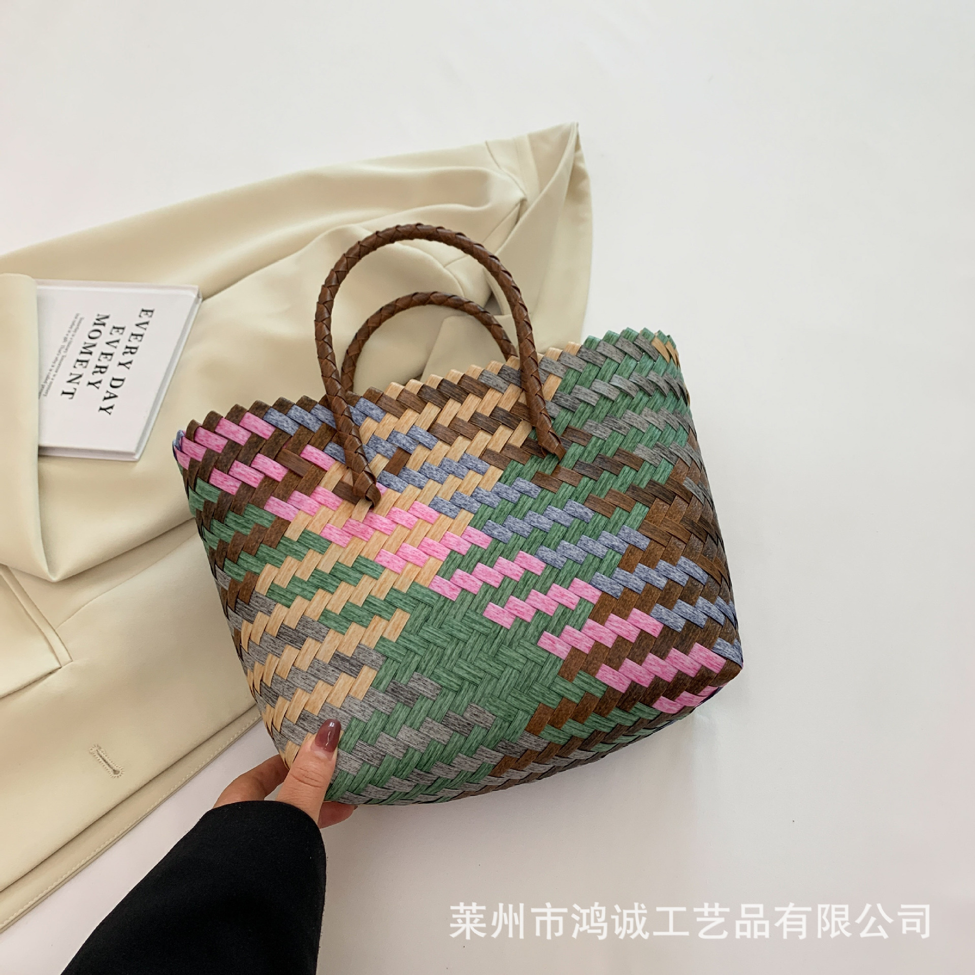 Hongcheng retro rattan large-capacity woven bag as a souvenir, vegetable basket, women's handbag, single-shoulder bag, suitable for women Specification drawing