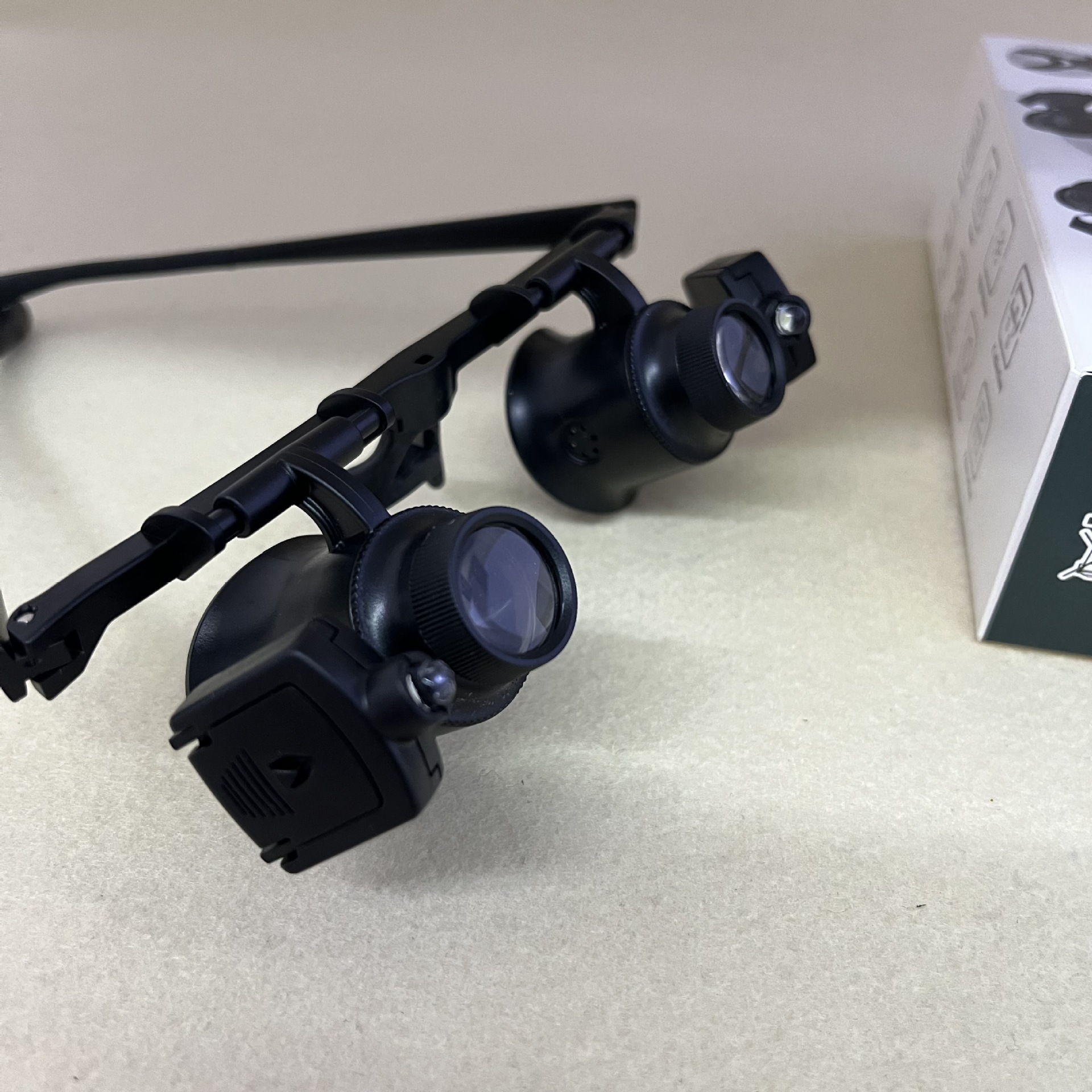 New 9892A-IIP head-mounted glasses with LED light 25x magnifying glass for watch inspection, repair and jewelry appraisal details Picture