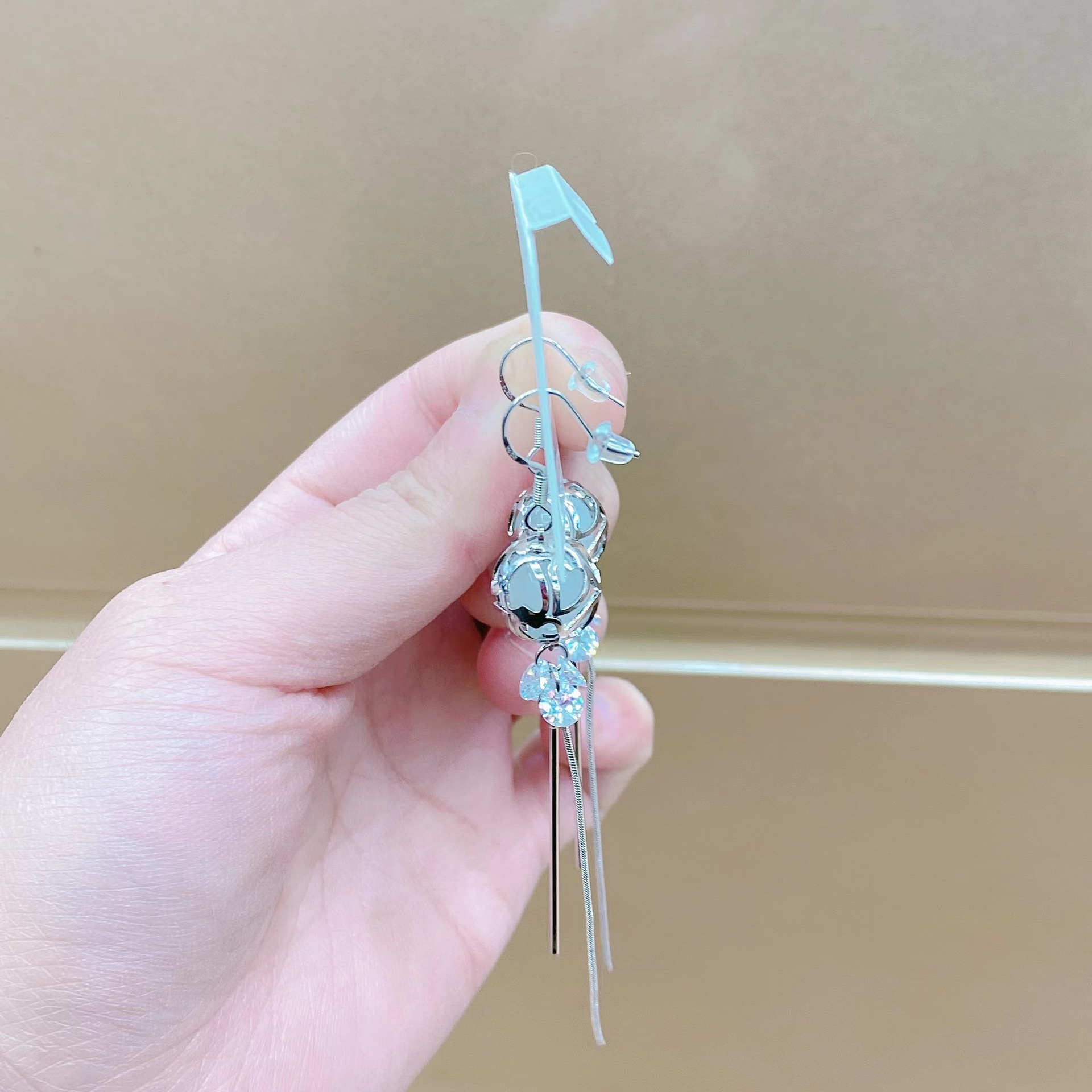 【 Silver Needle 】 Korean-style tassel elegance, cat-eye zircon noble silver needle earrings, a popular bestseller in live-streaming by Internet celebrities Specification image