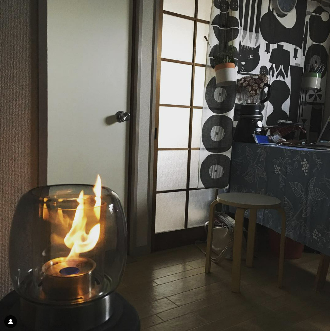 Portable tabletop decoration small stove indoor alcohol fire fireplace windproof outdoor metal alcohol fireplace wholesale Application Scenario