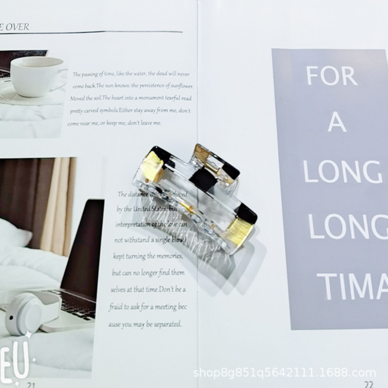 2023 Europe And The United States Simple Atmosphere Hair Shower Super Large Grab Clip Hair Clip Ponytail Clip Hair Clip Hair Accessories Application Scenario