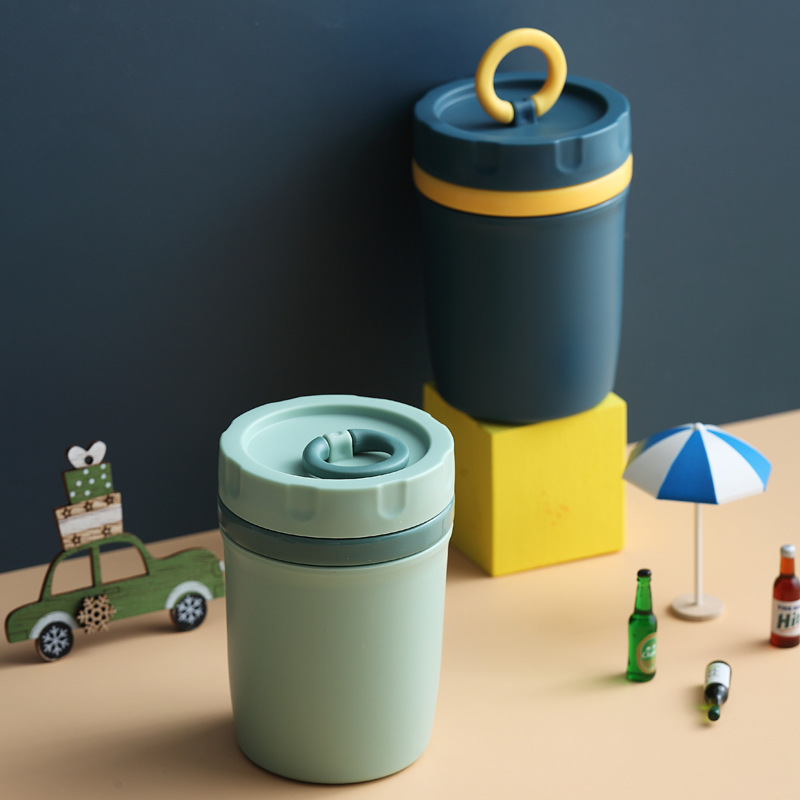Creative new student breakfast cups, portable hand-held plastic cups, microwave oven-safe sealed soup cups available for wholesale