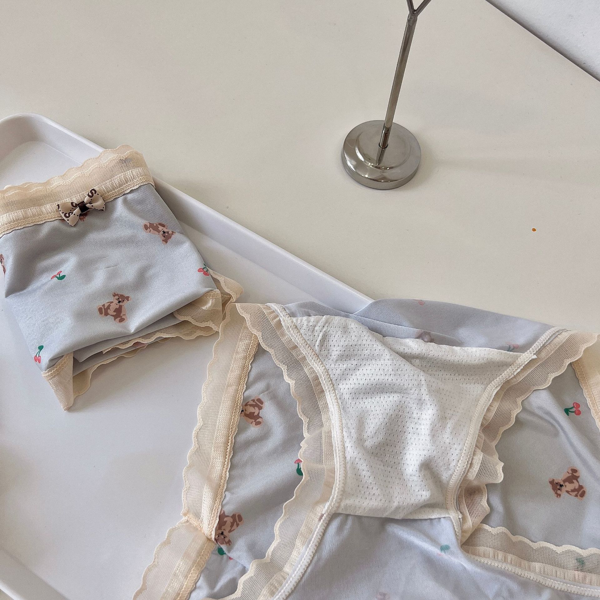 女士三角裤实物图