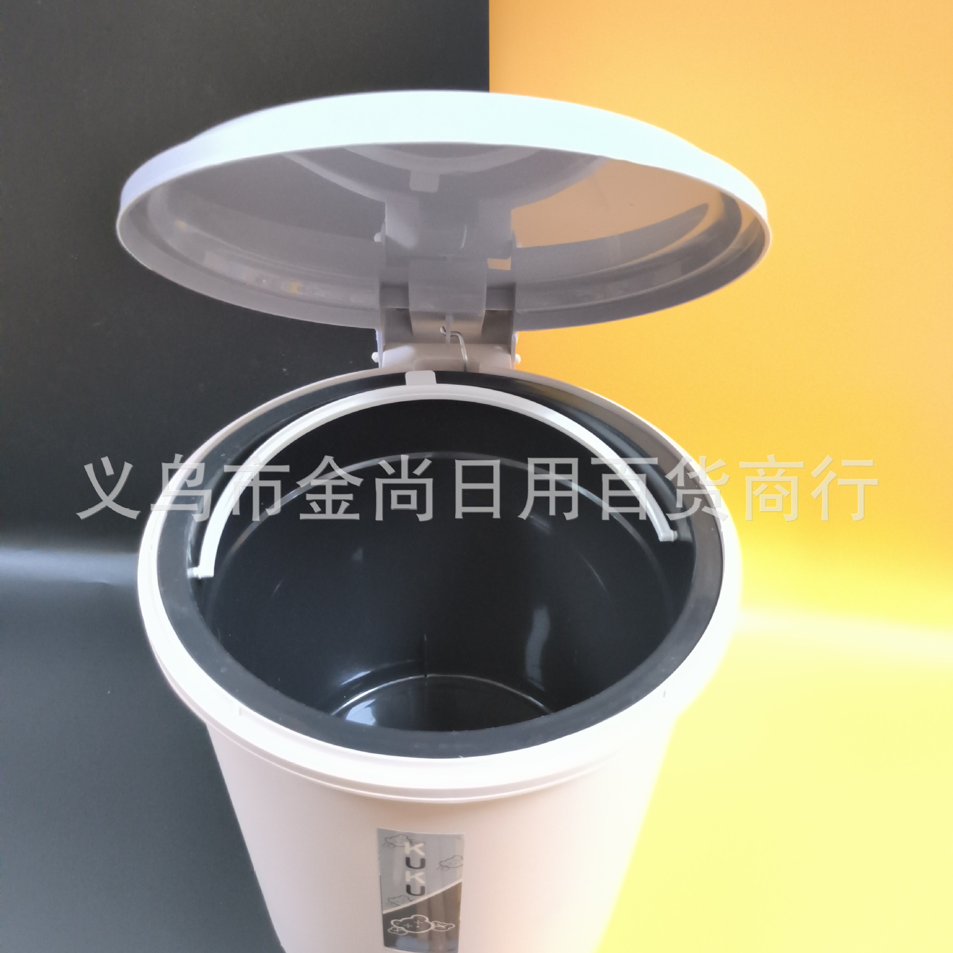 Round plastic trash can, simple pedal trash can, household large-capacity pedal garbage bin with lid Specification drawing