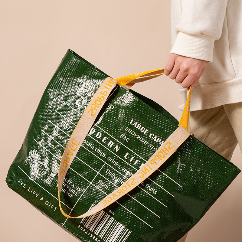 Folding shopping bags for traveling