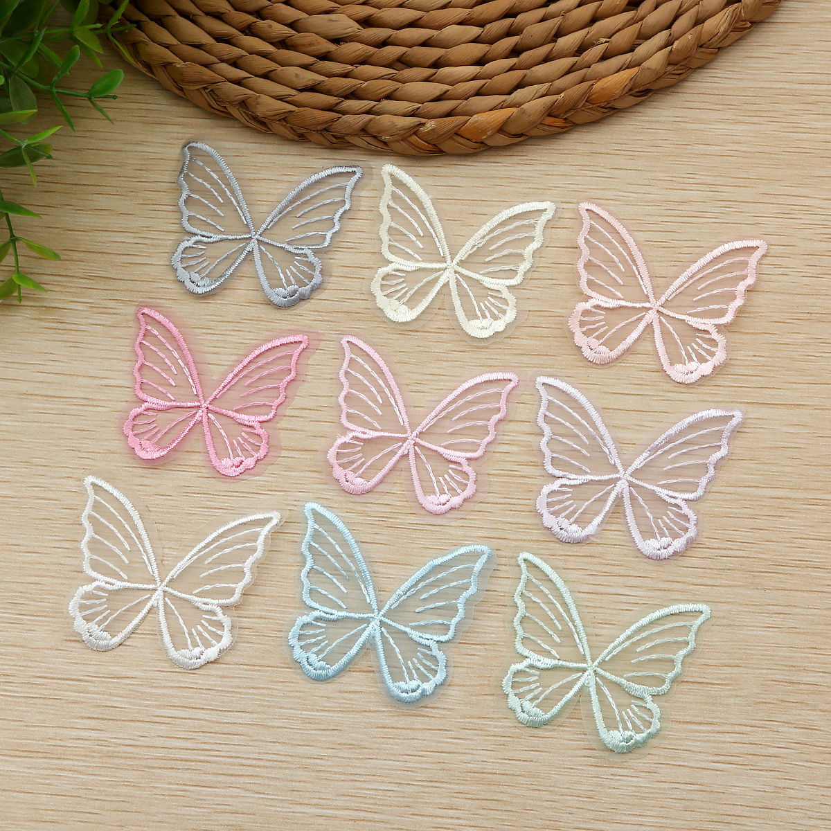 A variety of single-layer butterfly lace clothing accessories in stock. diy flower combinations with polyester wedding dress lace details Picture