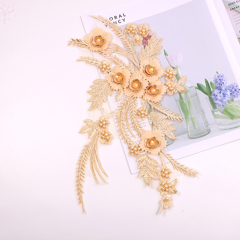 厂家热销刺绣花朵胸花DIY服装装饰欧式手工钉珠蕾丝网纱刺绣花边图