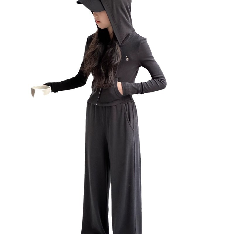 السراويل القصيرة القصيرة غير النظامية من الحجاب هي سراويل ترفيهية فضفاضة Item Picture