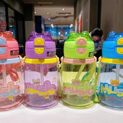 New children's straw cup with a jumping lid, slanting span and lifting rope, plastic cup, drinking cup for primary school students in kindergartens Item Picture