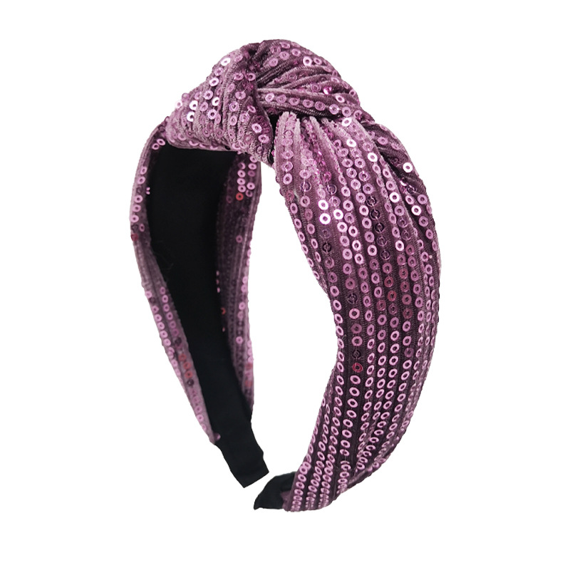 Exclusive Qiwei Accessories Exclusive Qiwei Accessories Exclusive Qiwei Accessories Exclusive European and American cross-border new wide-edge fabric knotted sequined hand-woven headband hair accessory for elegant women Application Scenario