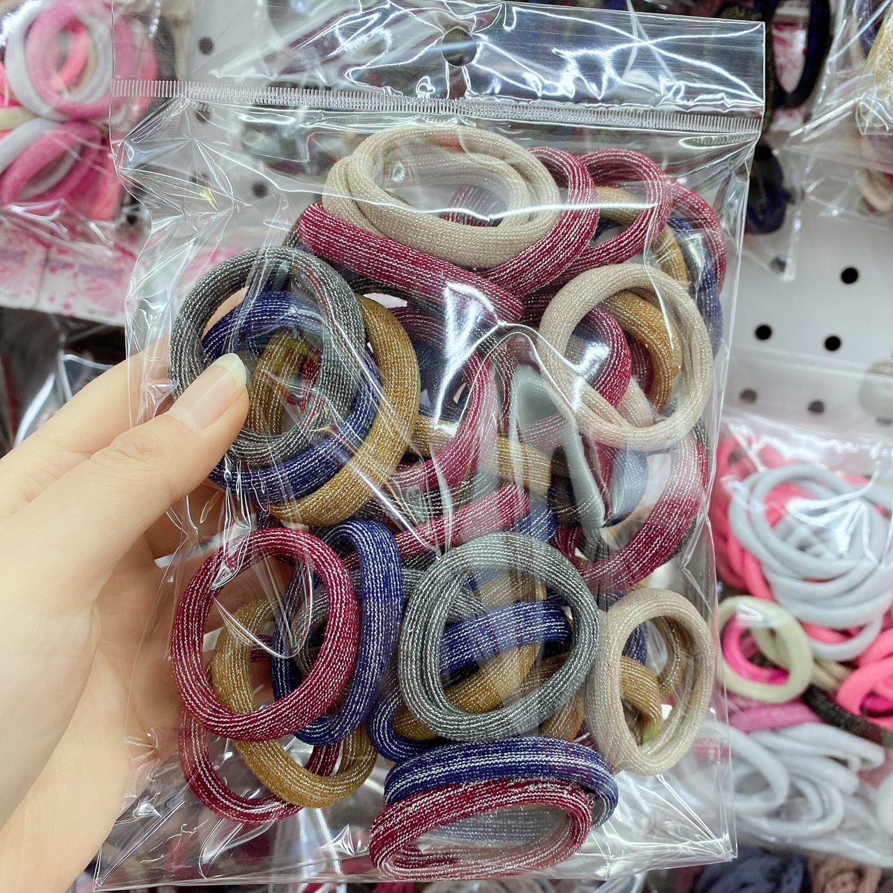 Korean multi-color gold thread 50-piece towel ring, elastic rubber band for tying hair, thick ponytail, simple and elegant leather case Specification image