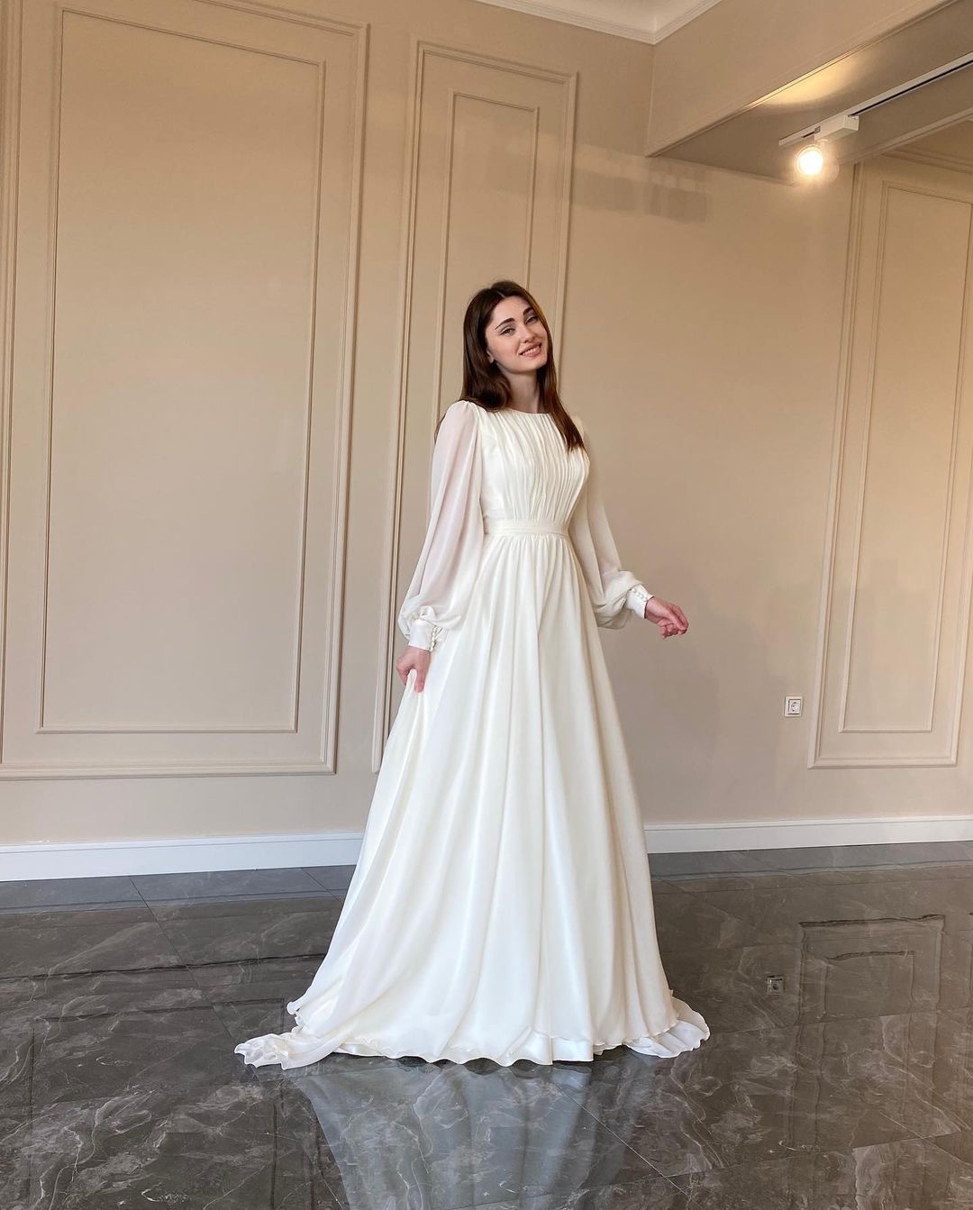 2023 autumn European and American fashion lantern pearlescent gauze white wedding dress round neck dress Specification image