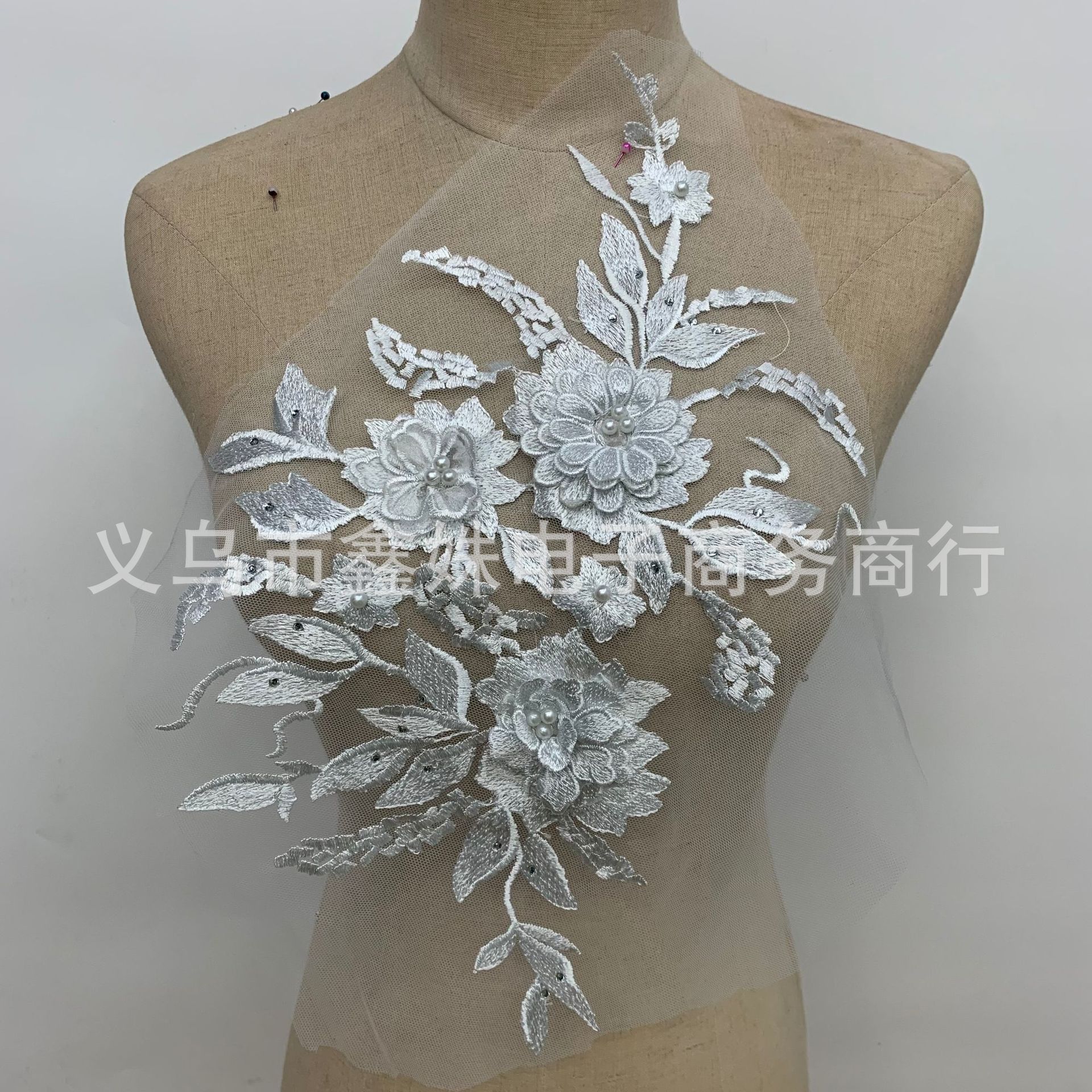 Three-dimensional flower mesh fabric, embroidered fabric, pasted beaded, embossed diamond, lace, wedding dress, dance dress patch Specification image