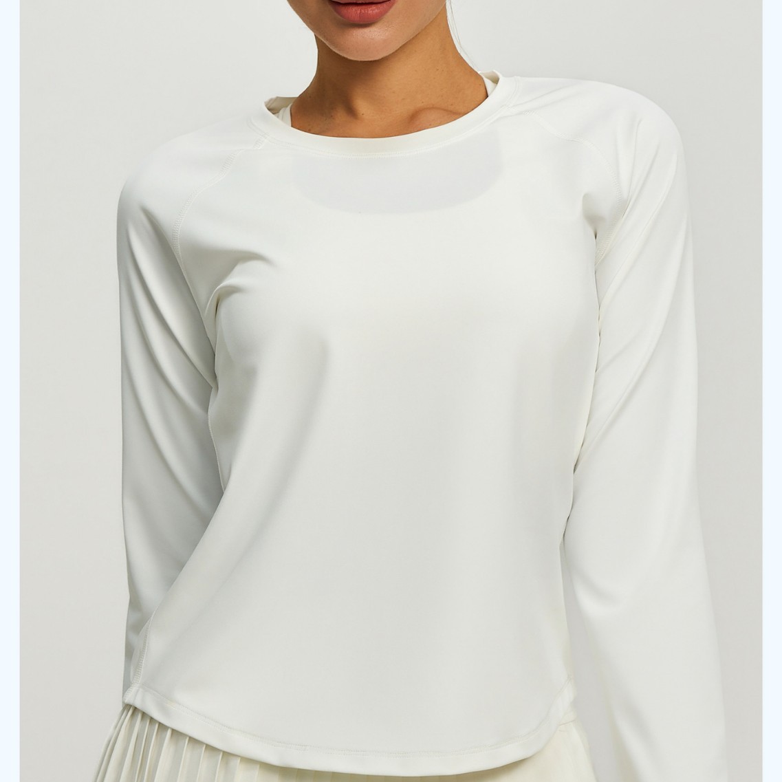 Uv-resistant loose sportswear with mesh back for running, long-sleeved, slim and breathable solid color high-elastic yoga top for women Application Scenario
