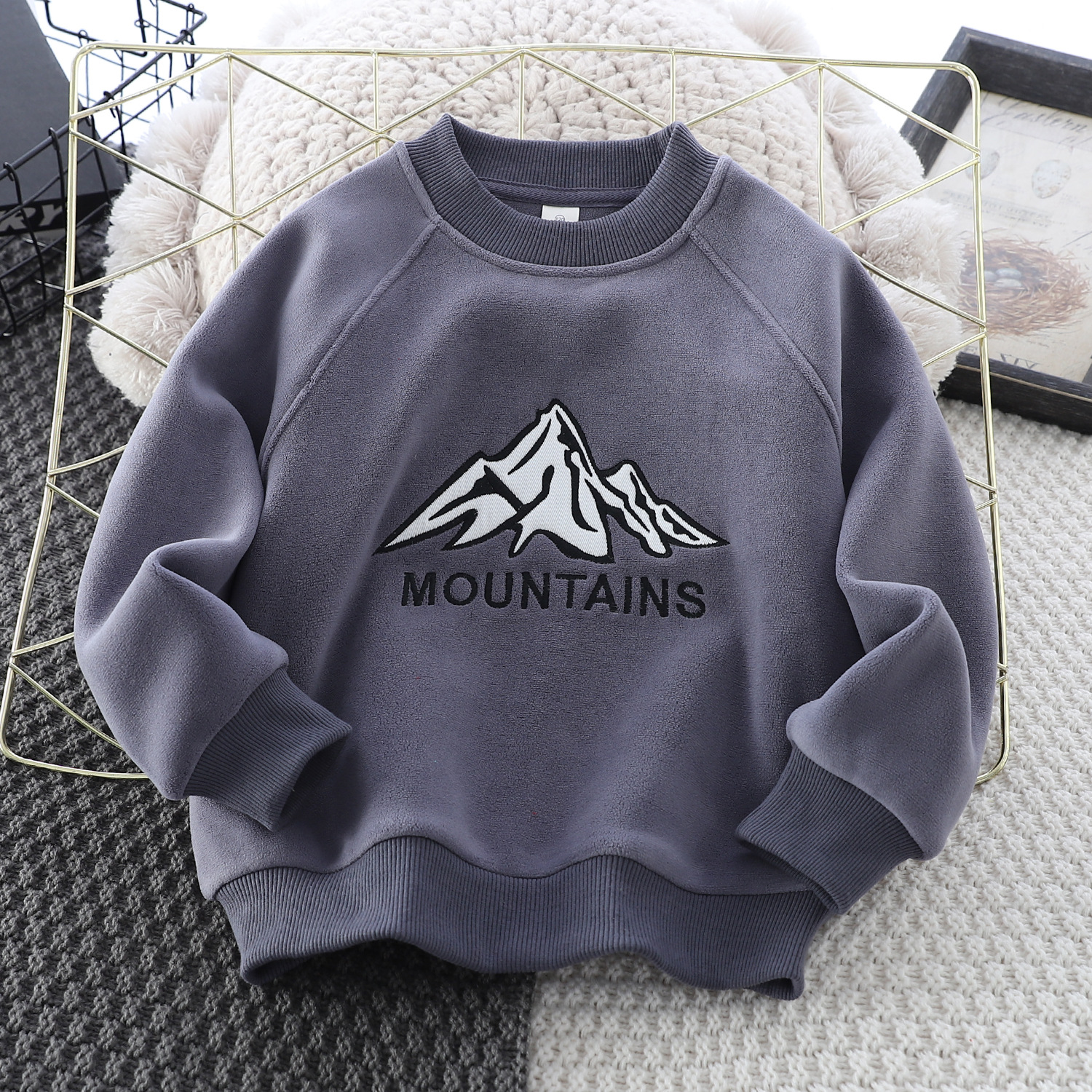Korean-style loose boys' and girls' hoodies are stylish, and the trendy pullover tops for children are fashionable. The new spring and autumn children's clothing is trendy for kids Specification image