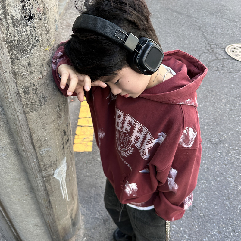 Yihong Clothing's boys' hooded sweatshirts and children's clothing, 24 years of handcrafted graffiti, dirty washing, color stir-frying, sand-washing tops, children's personality