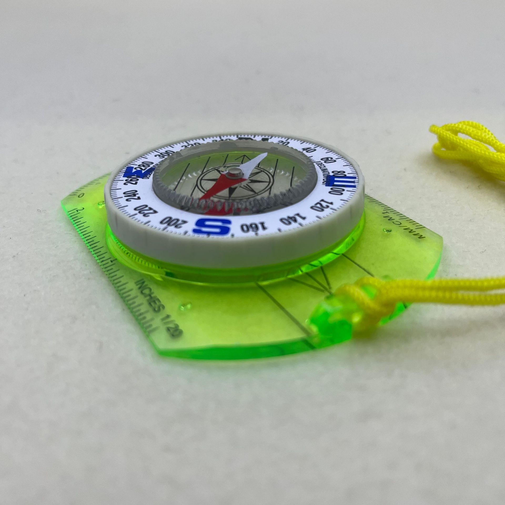 New Amazon bestseller acrylic colored transparent compass student gift outdoor compass Specification image