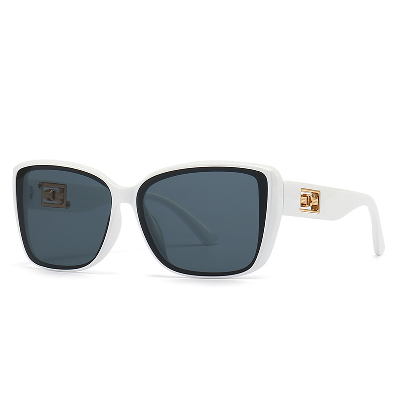 New cross-border polygonal sunglasses, trendy street style, modern charm, retro sunglasses 9126 Application Scenario