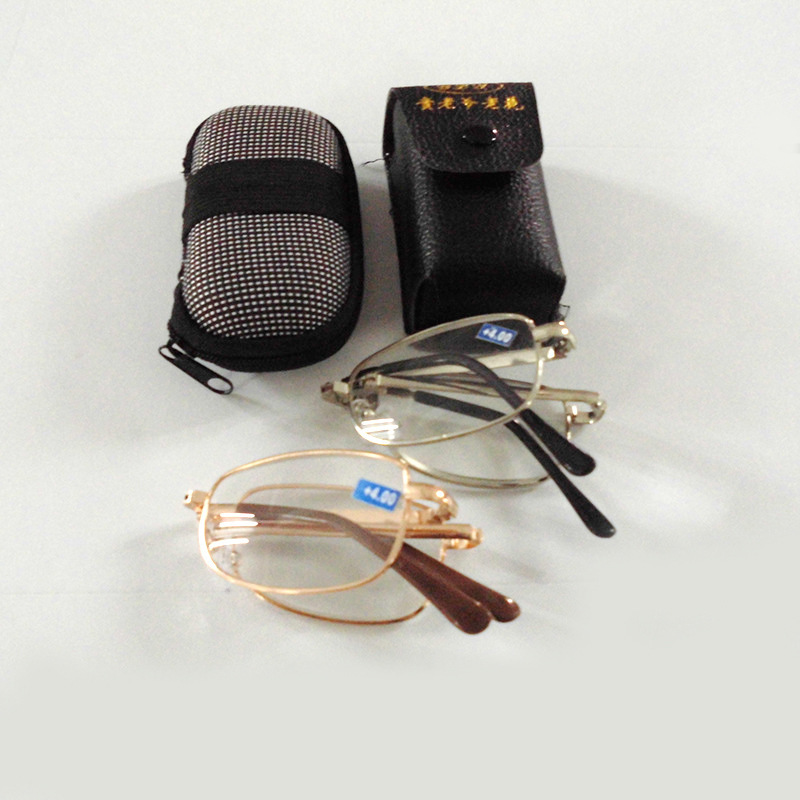 Factory direct supply of folding reading glasses, elderly reading glasses, retro frame resin sheet reading glasses wholesale Application Scenario
