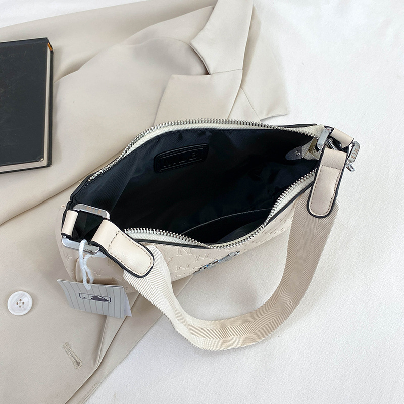 Autumn 2022 Mlb Underarm Bag Full Of Standard Ny Bag Print One-Shoulder Presbyopia Female Bag Application Scenario