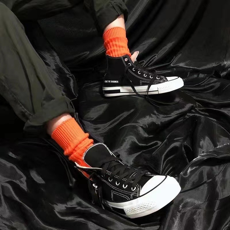 Socks Men Yue Wenle Double Needle Thick Thread Solid Color Mid-Tube Socks Autumn Winter Vintage Cotton Sports Stockings Factory Wholesale Application Scenario