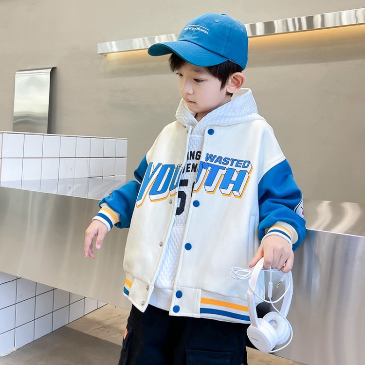 The new autumn collection of boys' jackets in 2022, the Korean style of stylish children's baseball jackets, and the spring trend of boys' and children's tops