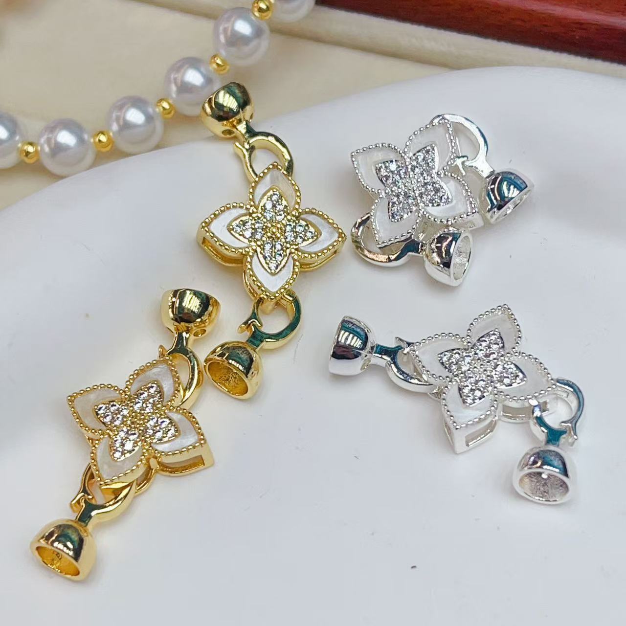 Copper-plated 18K gold with strong color retention four-leaf clover necklace, clasp, pearl clasp, bracelet clasp, end clasp, link clasp, diy accessories